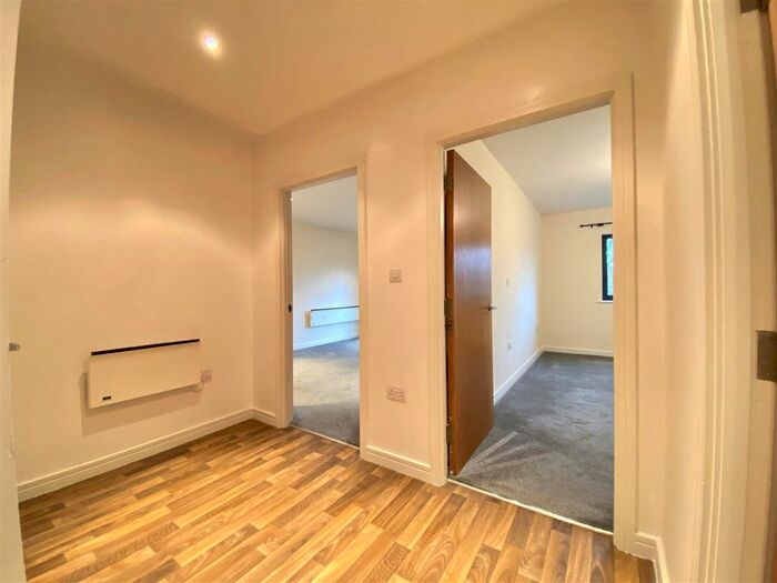 1 Bedroom Flat To Rent In Waterside, St. James Court West, Accrington, BB5