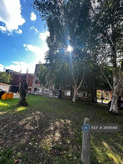 2 Bedroom Flat To Rent In Oakleigh Park North, London, N20