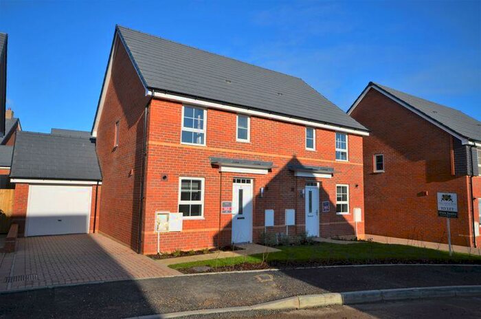 3 Bedroom Semi-Detached House To Rent In Doris Bunting Road, Romsey, SO51