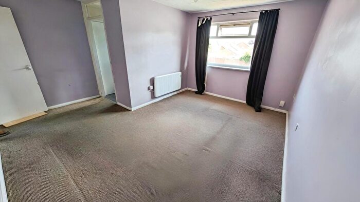 1 Bedroom Flat For Sale In Ash Close, Yate, Bristol, BS37