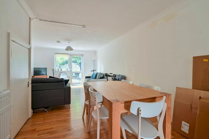 4 Bedroom Semi-Detached House To Rent In Canterbury Place, Elephant And Castle, London, SE17
