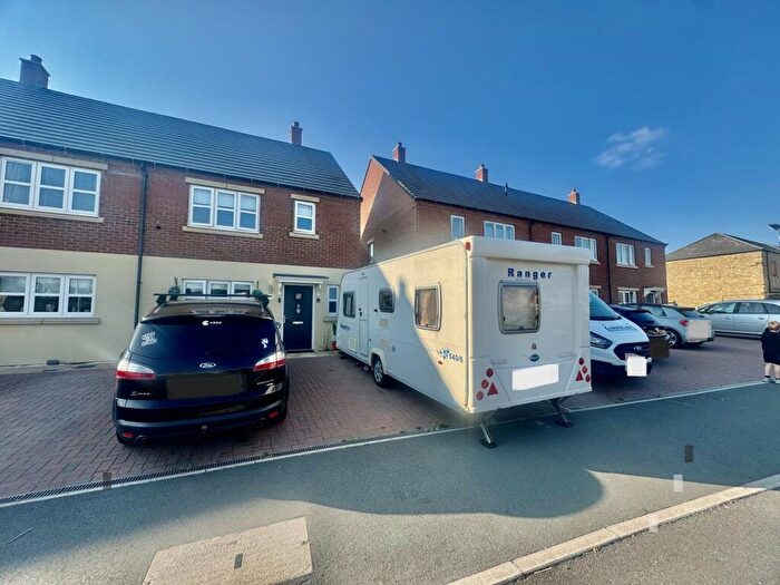 3 Bedroom Semi Detached House For Sale In Brawn Drive, Raunds, Wellingborough, NN9