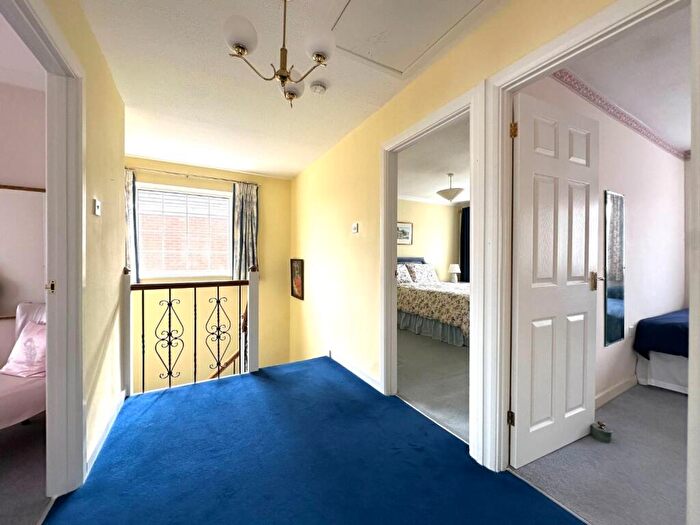 4 Bedroom Detached House For Sale In Conyngham Road, Meadowfields, Northampton, NN3