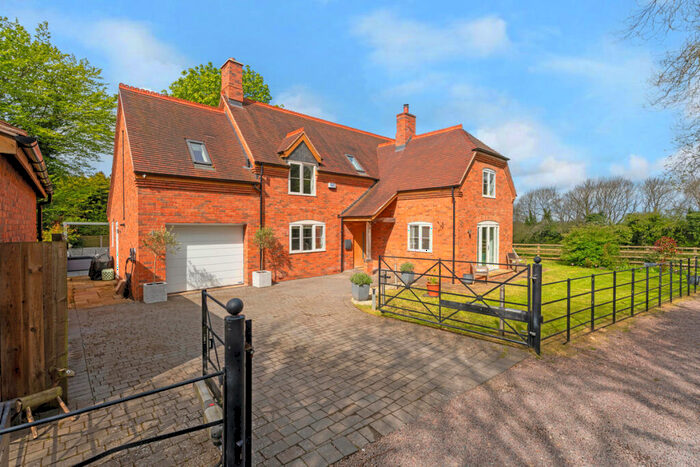 4 Bedroom Detached House For Sale In Hall Lane Harbury, Warwickshire, CV33