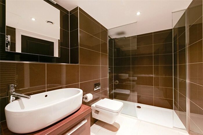 1 Bedroom Flat For Sale In Kensington High Street, London, W8