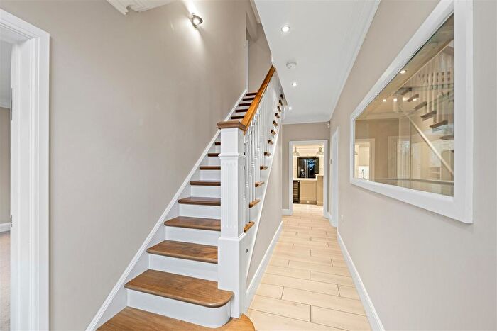 5 Bedroom Detached House For Sale In Torksey Lock, Lincoln, LN1