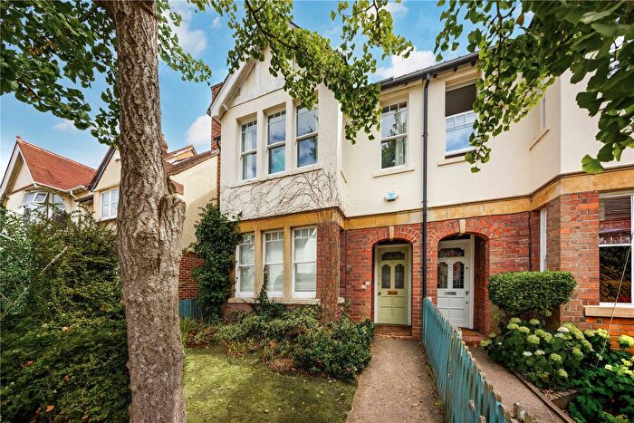 4 Bedroom Semi-Detached House For Sale In Victoria Road, Oxford, Oxfordshire, OX2