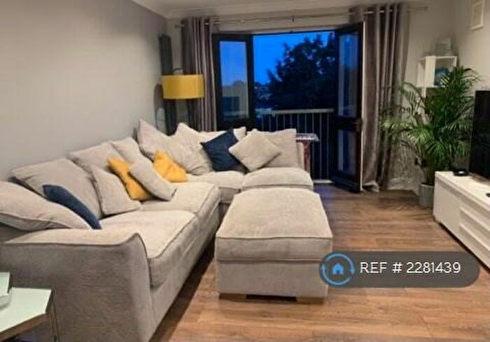 1 Bedroom Flat To Rent In Aidans Court, London, N12