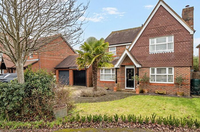 4 Bedroom Detached House For Sale In Cranham Avenue, Billingshurst, RH14