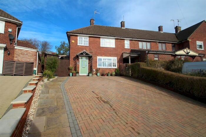 3 Bedroom Semi-Detached House To Rent In Lower Barn, Hemel Hempstead, HP3