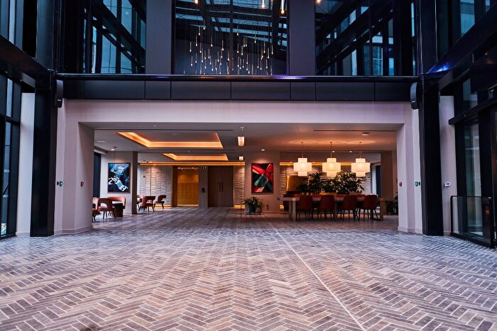 1 Bedroom Flat To Rent In Rochdale Road, Manchester, M4