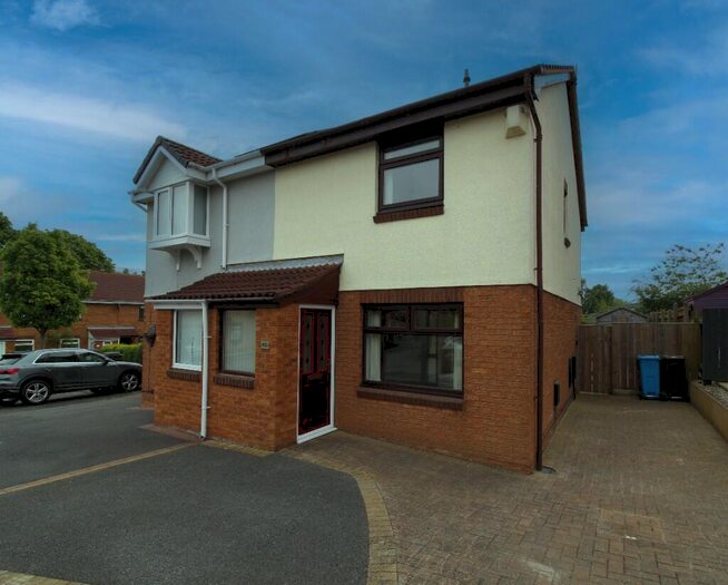 3 Bedroom Semi-Detached House To Rent In Fossdale Close, Hull, East Riding Of Yorkshire, HU8