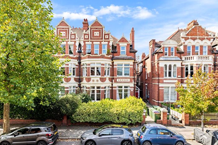 3 Bedroom Flat For Sale In Grimston Avenue, Folkestone, CT20