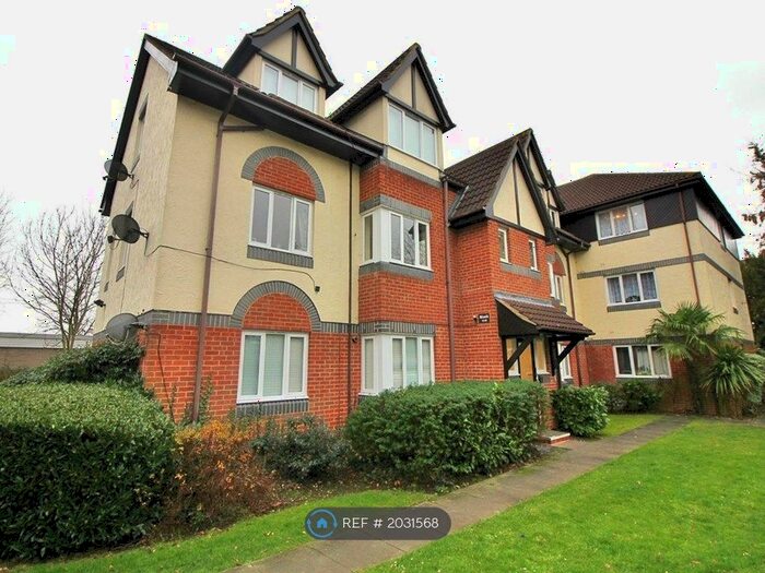 1 Bedroom Flat To Rent In Friends Avenue, Cheshunt, Waltham Cross, EN8