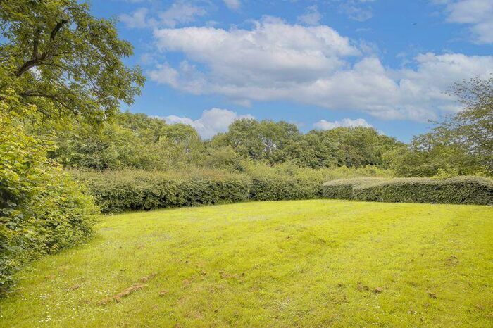 1 Bedroom Flat For Sale In Maltby Drive, Enfield, EN1