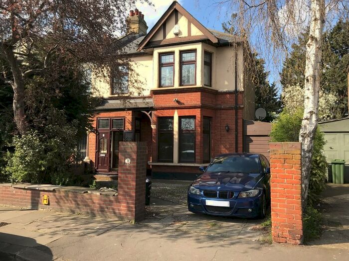 4 Bedroom Semi-Detached House To Rent In Ashgrove Road, Goodmayes, IG3