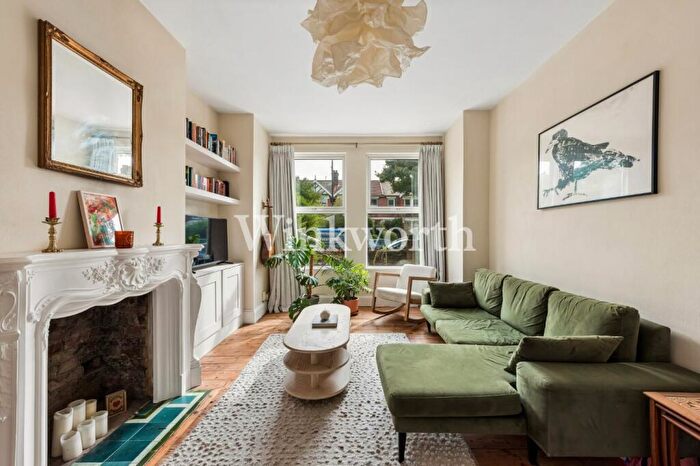 2 Bedroom Flat For Sale In Lansdowne Road, London, N17