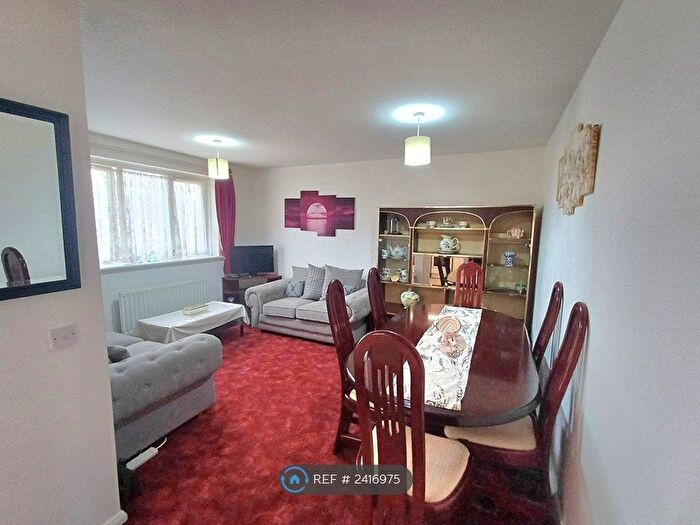 2 Bedroom Flat To Rent In London, London, E17