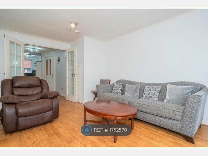 4 Bedroom Terraced House To Rent In Craigmount Brae, Edinburgh, EH12