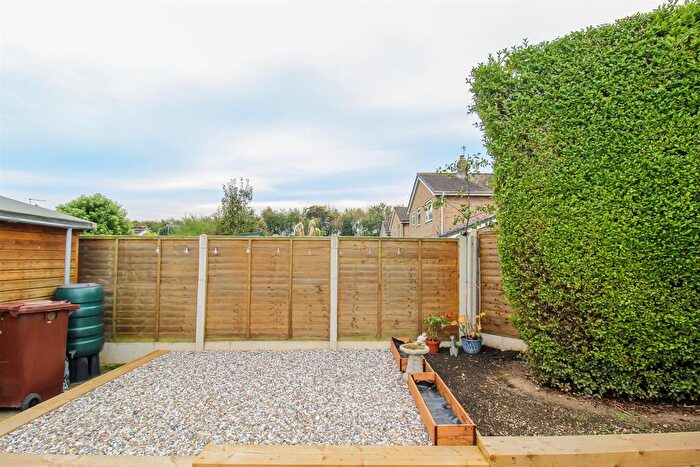 2 Bedroom Detached Bungalow For Sale In Cleveland Garth, Lupset Park, Wakefield, WF2
