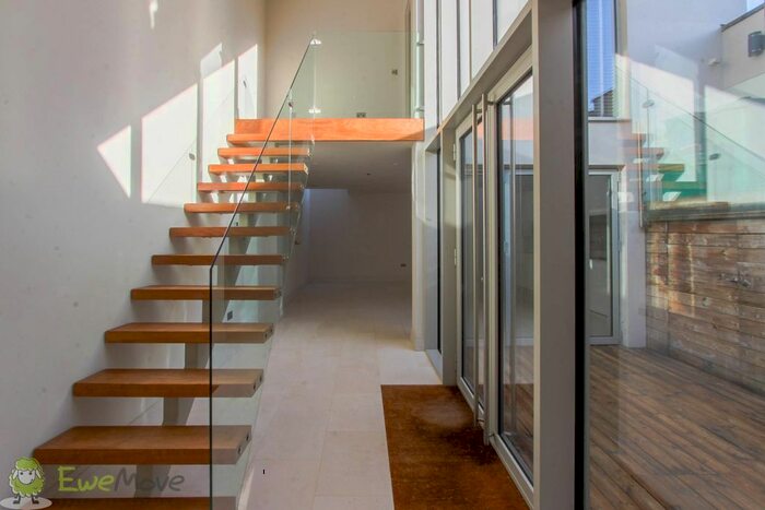 2 Bedroom Mews To Rent In Selkirk Street, Cheltenham, GL52