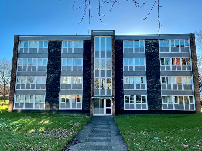 2 Bedroom Flat To Rent In Tweedmouth Court, South Gosforth, Newcastle Upon Tyne, NE3