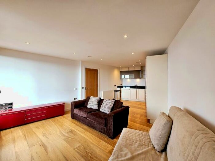 2 Bedroom Apartment To Rent In Candle House Wharf Approach Leeds, LS1