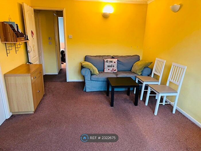 1 Bedroom Flat To Rent In Redford Close, Feltham, TW13