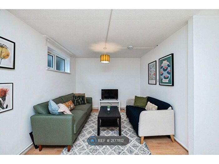 3 Bedroom Maisonette To Rent In Manor Place, London, SE17