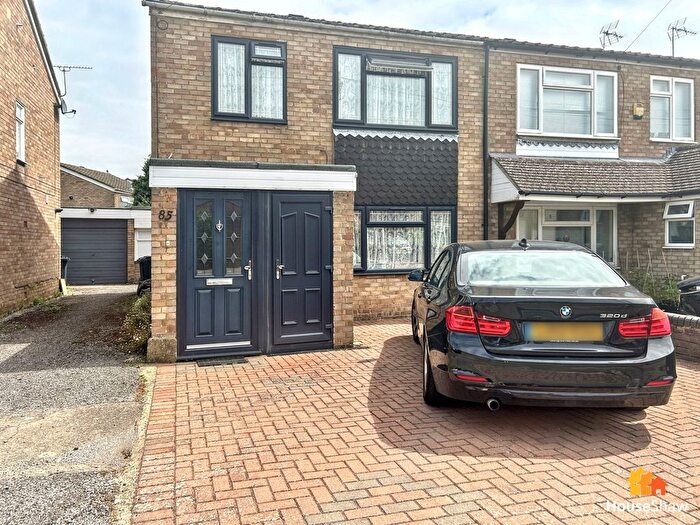 3 Bedroom Semi Detached House For Sale In Upper Belmont Road, Chesham, HP5