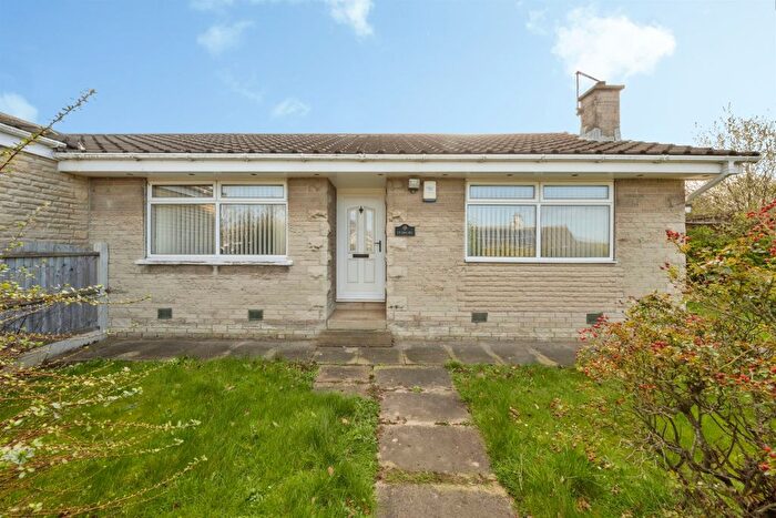 2 Bedroom Semi-detached Bungalow For Sale In Corn Hill, Conisbrough, Doncaster, DN12