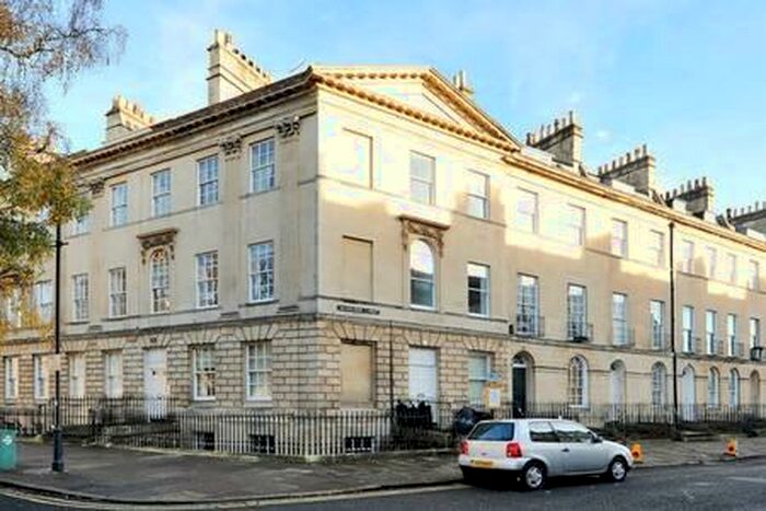 3 Bedroom Maisonette To Rent In Johnstone Street Bath, BA2