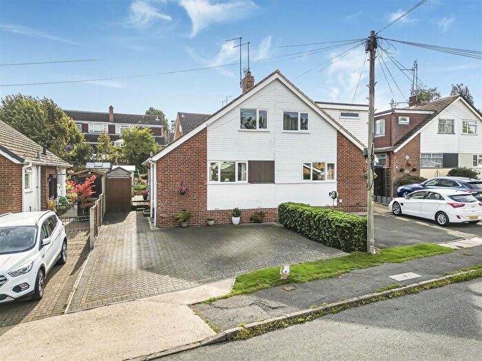 3 Bedroom Semi-Detached House For Sale In The Willows, Daventry, NN11