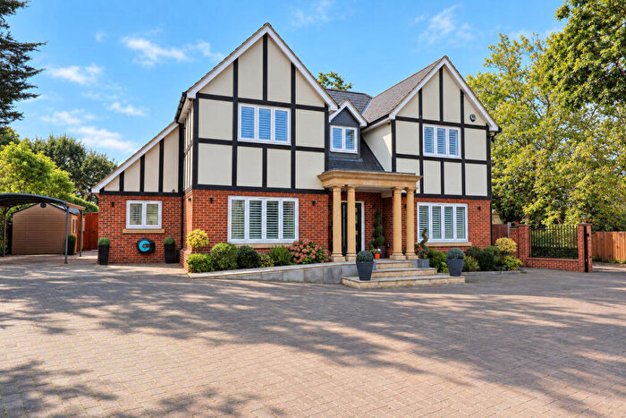 4 Bedroom Detached House For Sale In Fairlawns Close, Emerson Park, RM11