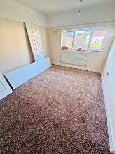 3 Bedroom Semi-Detached House To Rent In Netherhall Road, Leicester, LE5