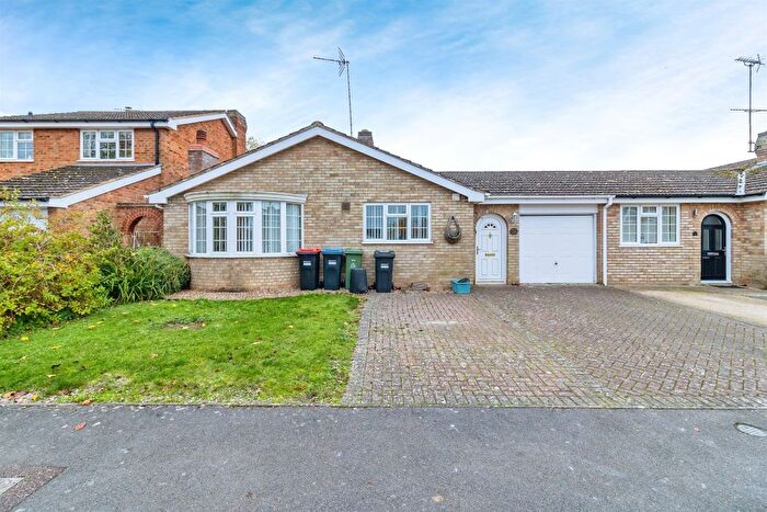 3 Bedroom Semi-Detached Bungalow For Sale In Kilpin Green, North Crawley, Newport Pagnell, MK16