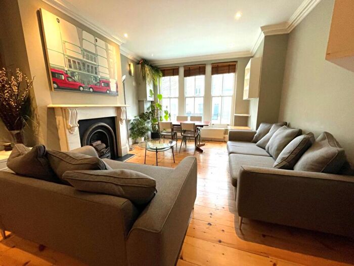 2 Bedroom Flat To Rent In Axminster Road, Holloway, N7