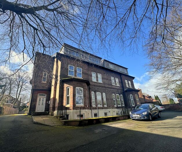 3 Bedroom Flat For Sale In Bury Old Road, Salford, M7
