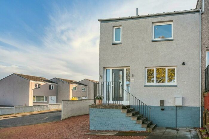2 Bedroom End Of Terrace House For Sale In Kaimes Crescent, Kirknewton, EH27