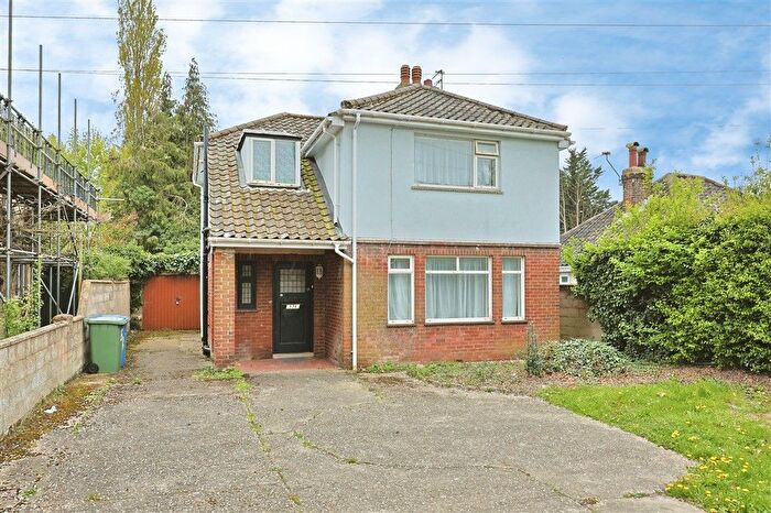 3 Bedroom Detached House For Sale In Dereham Road, Norwich, NR5