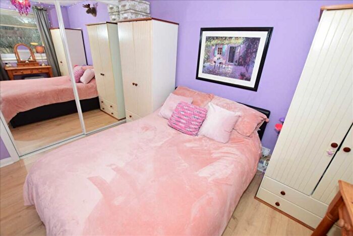 1 Bedroom Apartment For Sale In MacDonald Grove, Bellshill, ML4