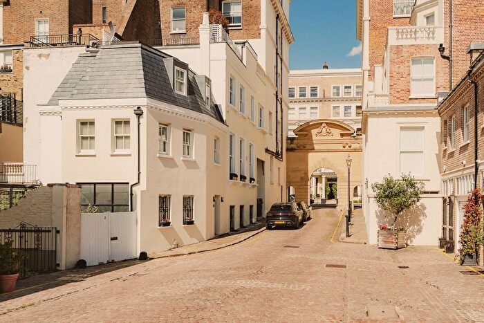 3 Bedroom Mews For Sale In Queen's Gate Place Mews, South Kensington, SW7