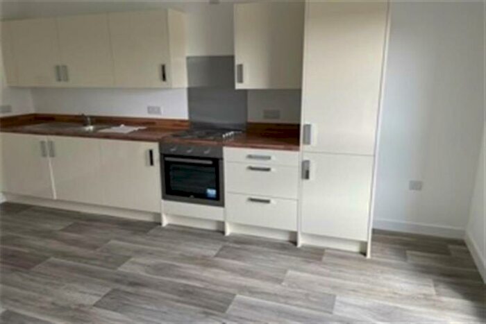 3 Bedroom Flat To Rent In Saltire Square, EH5