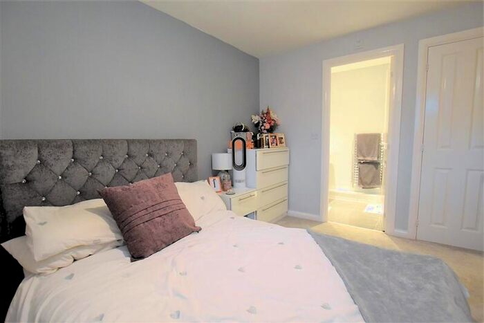 2 Bedroom Apartment To Rent In Oxleaze Way, Paulton, BS39