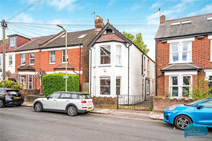 2 Bedroom Maisonette For Sale In Salisbury Road, Barnet, EN5