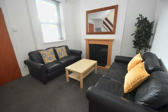 4 Bedroom House To Rent In Minny Street, Cathays, Cardiff, CF24