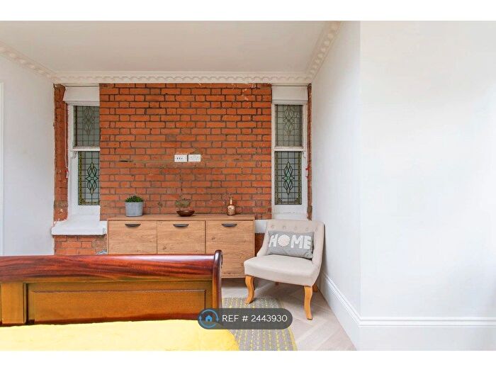 4 Bedroom Flat To Rent In Ealing, London, W5