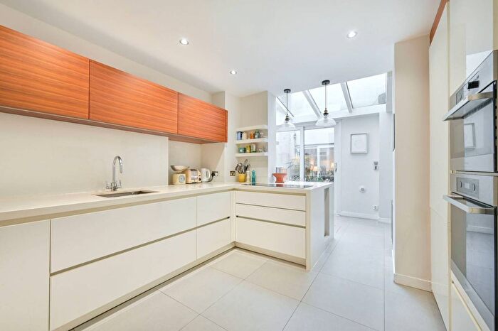 2 Bedroom Flat For Sale In Leinster Gardens, Lancaster Gate, London, W2