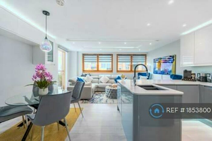 2 Bedroom Flat To Rent In Donnington Road, London, NW10