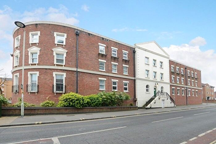 1 Bedroom Flat To Rent In Birchett Road, Aldershot, GU11
